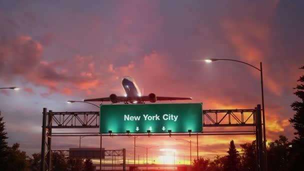 Avião Descolar de Nova York durante um nascer do sol maravilhoso — Vídeo de Stock