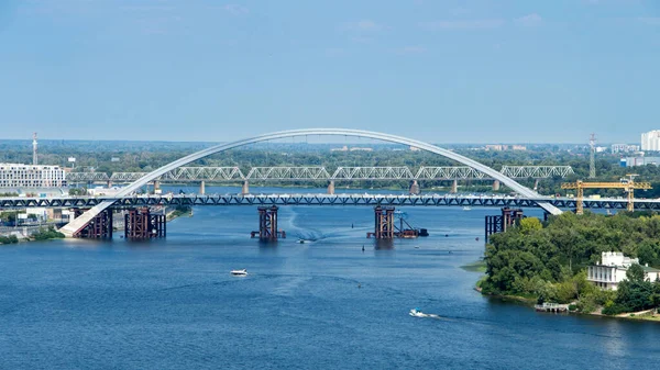 Kiev Ucrânia Vista Panorâmica Ponte Construção Através Rio Dnieper Tempo — Fotografia de Stock