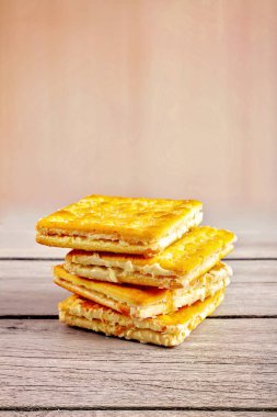 Hint tatlı kremalı bisküvi yapılmış