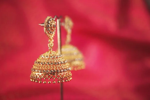 Brincos Ouro Tradicionais Indianos — Fotografia de Stock