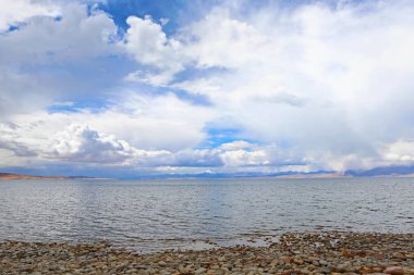 Mount Kailash ile güzel kutsal Manasarovar Gölü