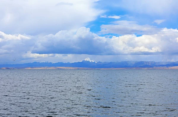Belo Lago Santo Manasarovar Com Monte Kailash — Fotografia de Stock