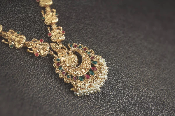 Collar Oro Tradicional Indio Con Colgante Lakshmi — Foto de Stock