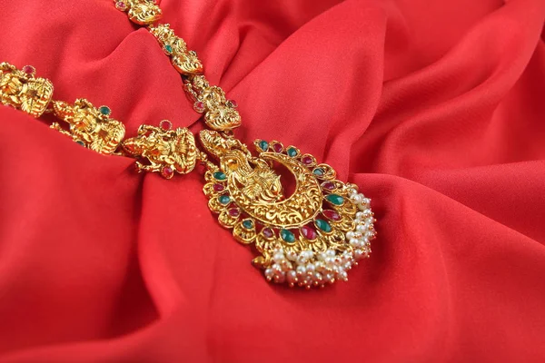 Collar Oro Tradicional Indio Con Colgante Lakshmi —  Fotos de Stock
