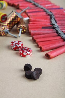 Diwali festivali sırasında Hint geleneksel Yangın kraker