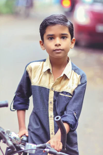 Indian Little Boy Enjoying Cycle Ride — Stockfoto