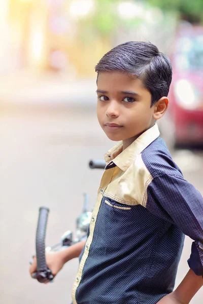 Indian Little Boy Enjoying Cycle Ride — Stockfoto