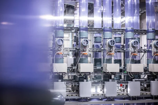 Boru hattı veya tüp posta, postanedeki büyük lojistik merkezi, paketlerin taşınması, ulaşım konsepti