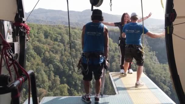 Rusia Sochi 2020 Melompat Dari Bungee Tertinggi Sochi — Stok Video