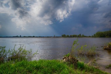 Vistula Nehri Merkezi Polonya.