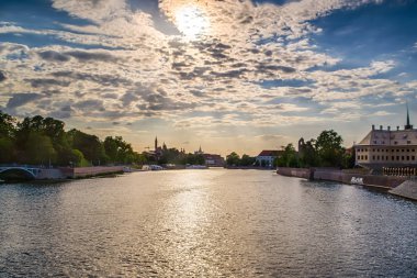 Wroclaw şehri güneşli bir yaz günü, Polonya