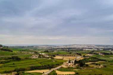 Mdina Malta'da sakin bir şehir, surlardan görülebilen bir manzara.