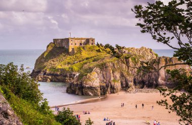 Sahil ve anıtlar, Galler