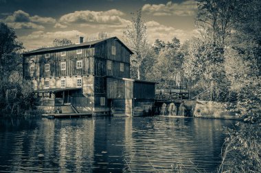 Polonya 'nın merkezindeki Grabia Nehri..