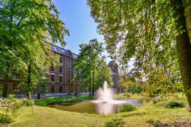Polonya 'nın Lodz kentindeki Politeknik Üniversitesi' nin merkezindeki 19. yüzyıl binası.