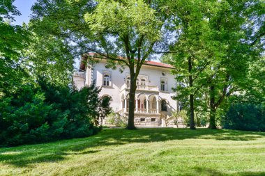 Polonya 'nın Lodz kentindeki Politeknik Üniversitesi' nin merkezindeki 19. yüzyıl binası.