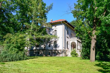 Polonya 'nın Lodz kentindeki Politeknik Üniversitesi' nin merkezindeki 19. yüzyıl binası.