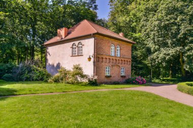 Orta Polonya 'daki Oporow Kalesi.