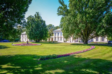 Polonya 'nın Galewice kentindeki tarihi saray.