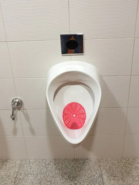 Urinale Der Herrentoilette — Stockfoto