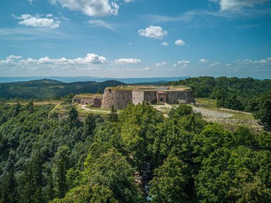 Polonya 'daki Srebrna Gra Kalesi.