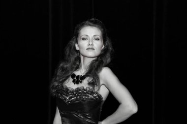 Klasik tarzda Retro kadın portre, siyah ve beyaz