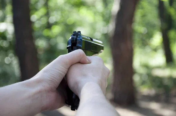 Gun Hand Shooter Kill War Hunting Education Outdoor Forest Shooting — Stock Photo, Image