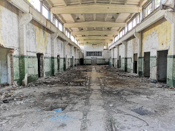 Terk edilmiş ürkütücü depo Zaporozhye, Ukrayna