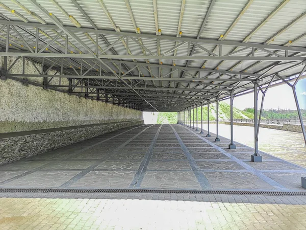 78-hangar