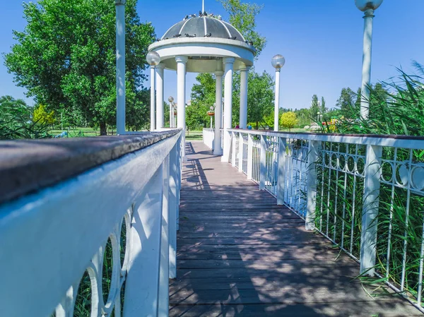 105-Park bir gökkuşağının