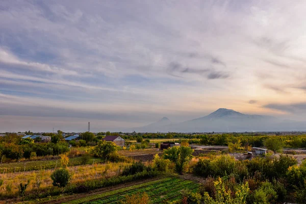 Ermenistan'dan Mout Ararat görünümünü