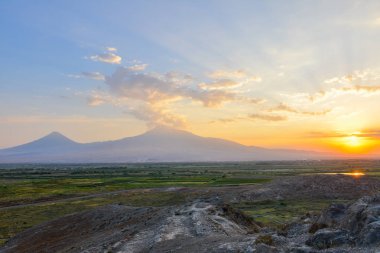 Ağrı Dağı, Ermenistan üzerinden günbatımı