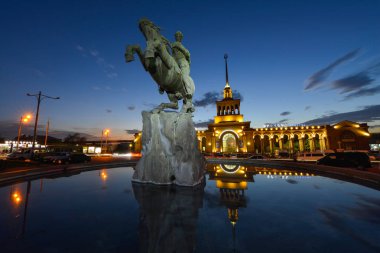 Sassoun Erivan'da Davut'un heykeli