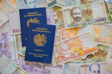 Ermenistan Cumhuriyeti pasaportu ve para