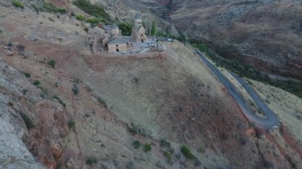アルメニアからのシルクロード時代の旅人の修道院 — ストック動画