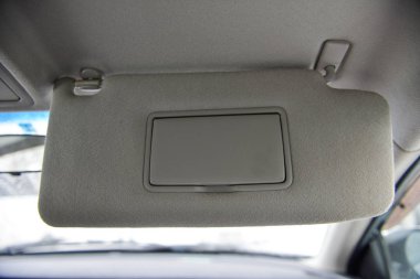 Arabada yolcu kolları