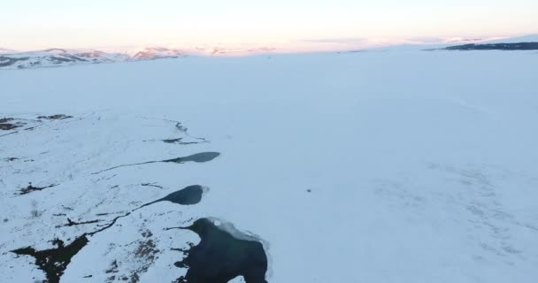 Paisaje Invernal Lago Congelado Día Claro Invierno — Vídeos de Stock