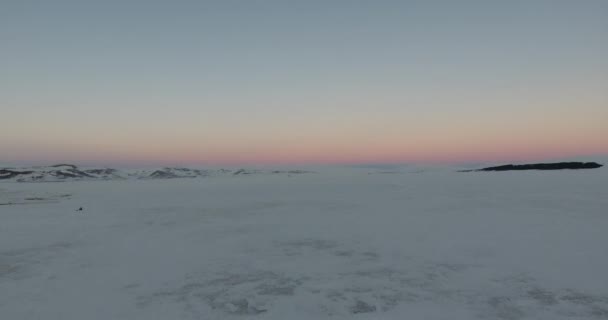 Kış Manzarası Göl Donmuş Bir Açık Kış Gününde — Stok video