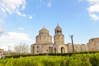 Bahar kutsal üçlüsü Kilisesi, Erivan