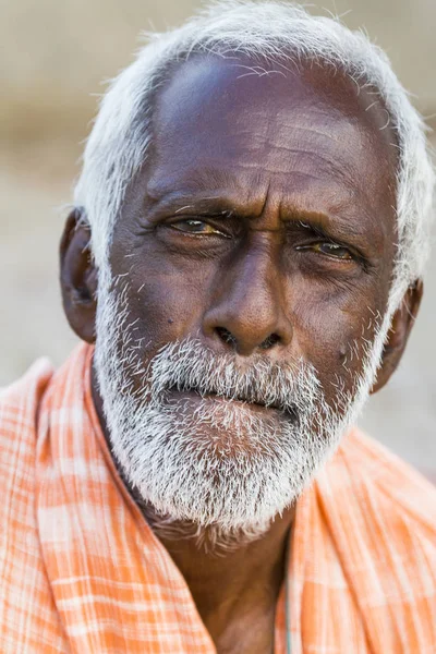 주황색 불명된 Sadhus 순례자 헌신의 초상화 — 스톡 사진