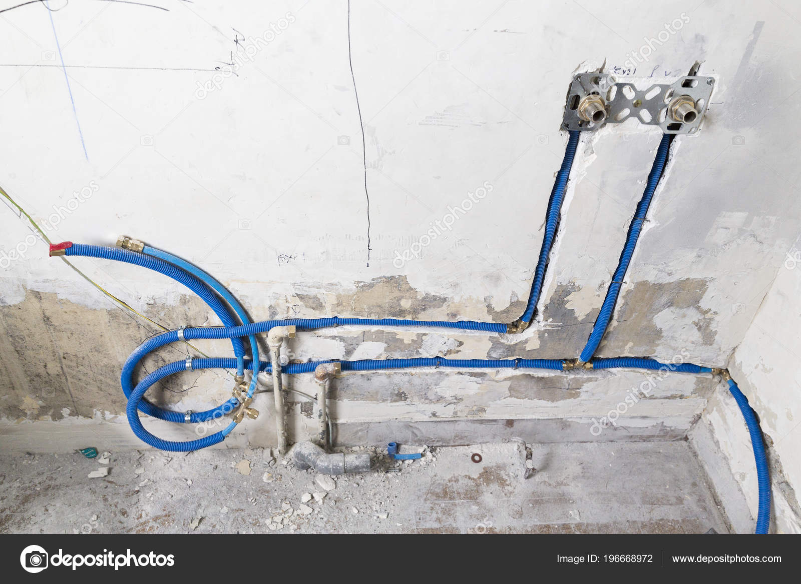 Leidingen Voor Water Gemaakt Van Polypropyleen Pex Muur Loodgieter ... Leidingen Voor Water Gemaakt Van Polypropyleen Pex Muur Loodgieter ...