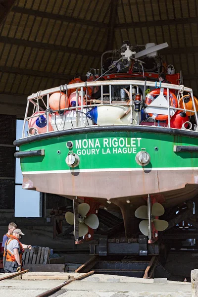 Belgesel yayın görüntü. Yaklaşık, Goury, Lahey burun, Fransa, Avrupa - 2018 olabilir. Hayat tekne garaja, denizin Raz Blanchard, dünyanın en güçlü gelgit akımları, kurtarma işlemi için hazır.