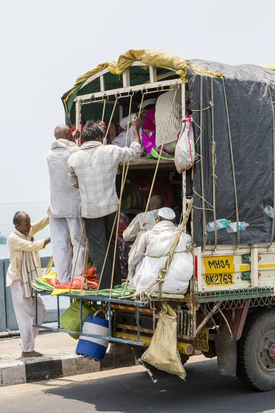 Unidentified Indian Men Crowd Back Truck Transported Work Fields — Stock Photo, Image