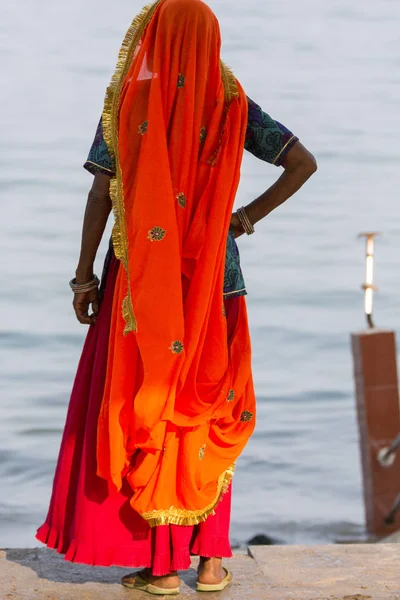 Портрет Азиатской Старшей Красивой Женщины Традиционном Оранжевом Индийском Платье Сари — стоковое фото