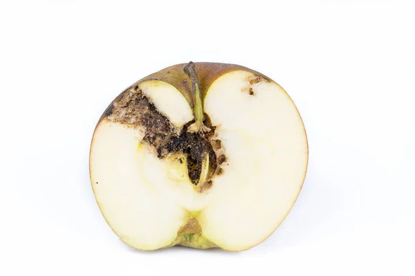 半分虫食いリンゴで Cydia コドリンガのクローズ アップ退屈なトレース 書き込む場所 — ストック写真