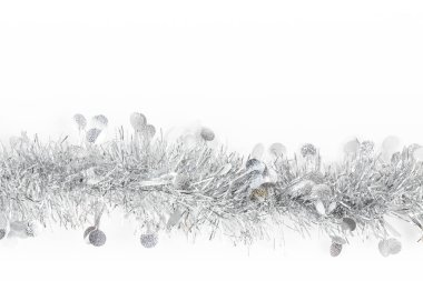 Beyaz arka plan üzerinde Noel gümüş gri garland fotoğraf.