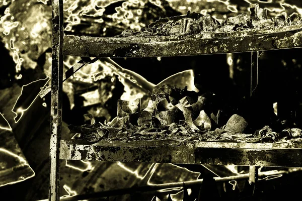 Przemyśle Uszkodzoną Supermarket Podpalenie Ogień Szczątkami Nagraj Skręcone Metalowe Struktury — Zdjęcie stockowe