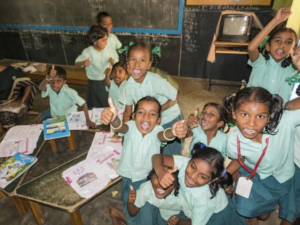 Puducherry India Diciembre Circa 2018 Compañeros Felices Identificados Con Uniformes —  Fotos de Stock