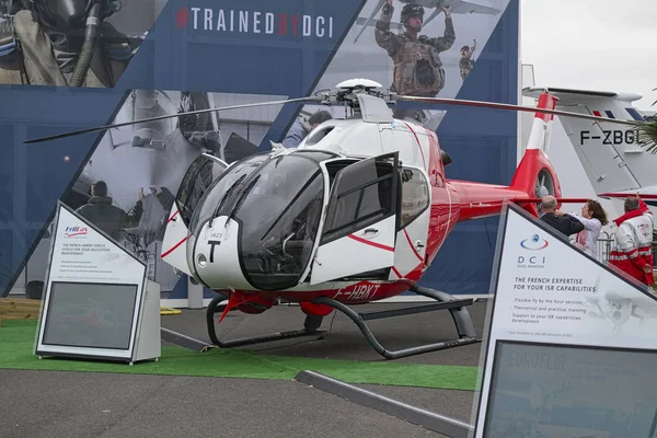 Bourget França Junho 2017 Helicóptero Estacionado Espaço Reunião Paris Bourget — Fotografia de Stock