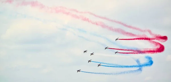 Bourget Francia Junio 2017 Expositor Volador Acrobacias Aeróbicas Muestran Cielo —  Fotos de Stock